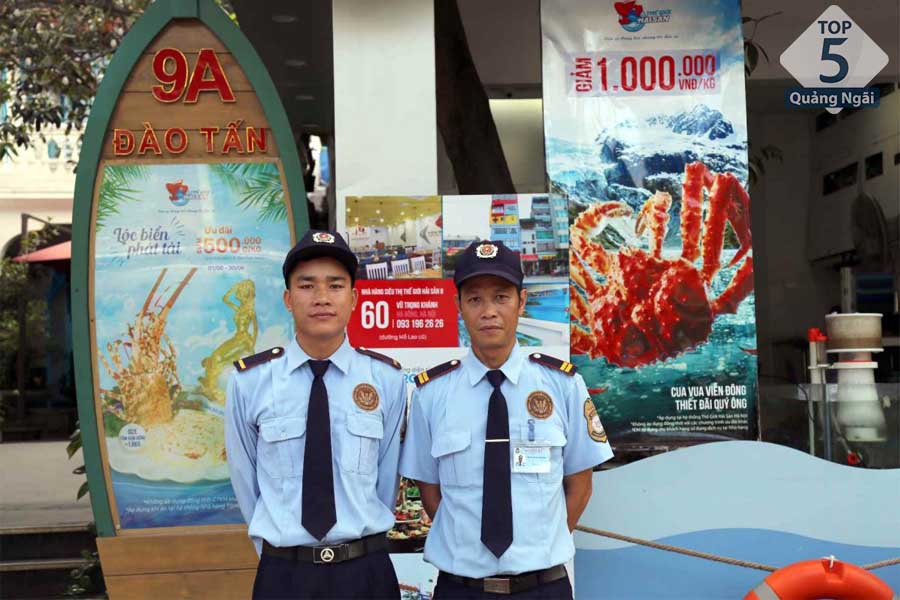 Tuyển dụng nhân viên bảo vệ thường được thông báo tuyển dụng ở các nhóm việc làm Quảng Ngãi trên Facebook