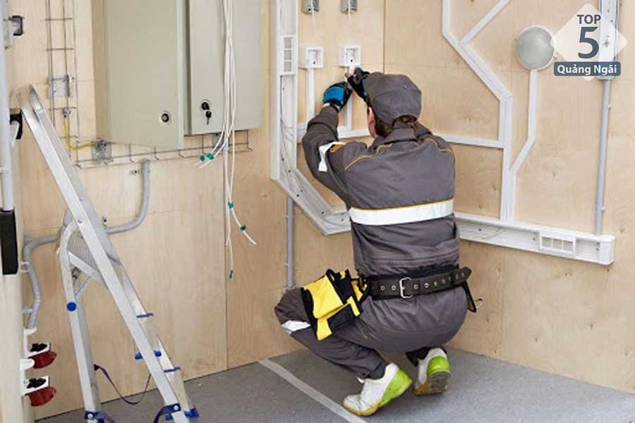 Nhân viên bảo trì điện Nhân viên bảo trì điện