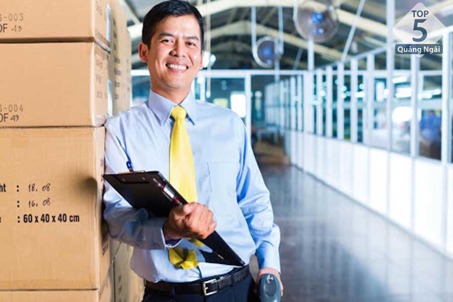 Công việc đầu ngày của nhân viên nhân sự xưởng Công việc đầu ngày của nhân viên nhân sự xưởng