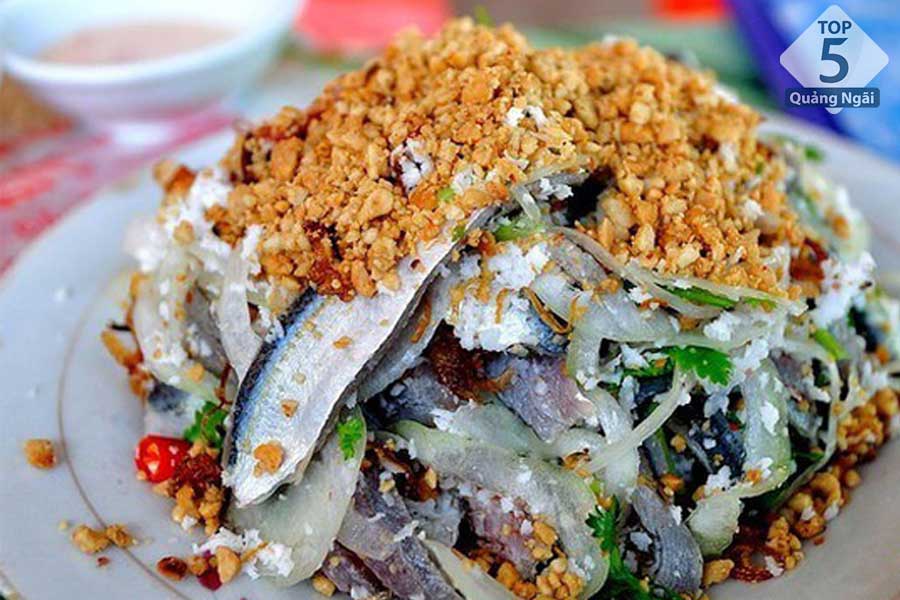 Gỏi cá trích- đặc sản ẩm thực tại các vùng biển tỉnh Quảng Ngãi
