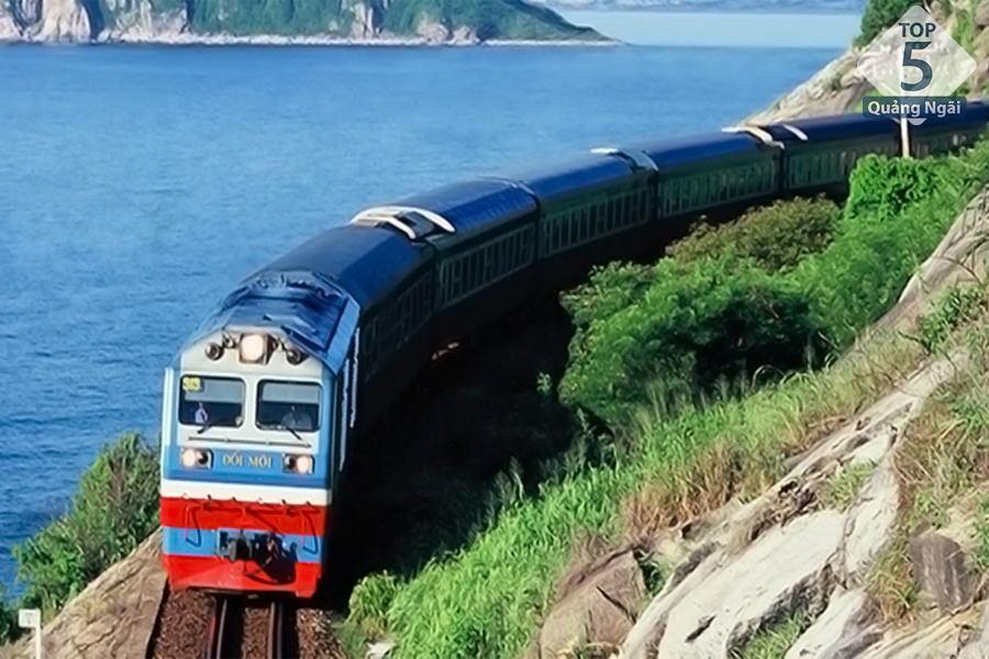 Tàu hỏa tuyến Đà Nẵng - Quảng Ngãi