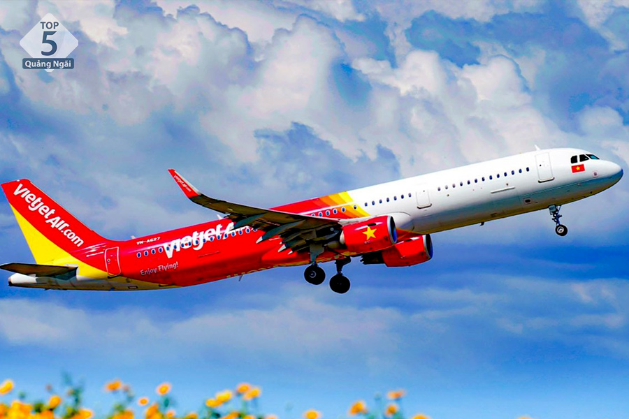 Di chuyển bằng máy bay Vietjet Air là sự lựa chọn của nhiều du khách