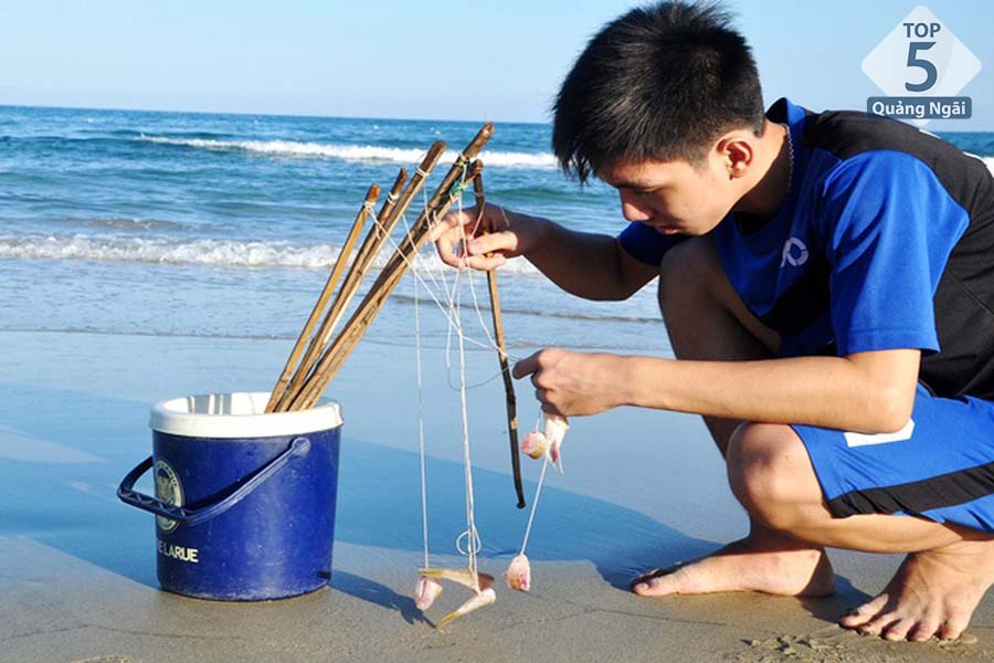 Trải nghiệm dịch vụ câu Cúm Núm thú vị trên bãi biển Sa Huỳnh