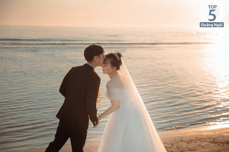 Chụp ảnh cưới tại Anh Phước với bãi biển Gành Đá Đỏ siêu đẹp vào mùa hè