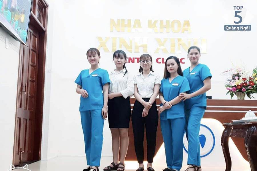 Nha khoa Xinh Xinh với đội ngũ nhân viên tận tâm, nhiệt huyết, chuyên nghiệp