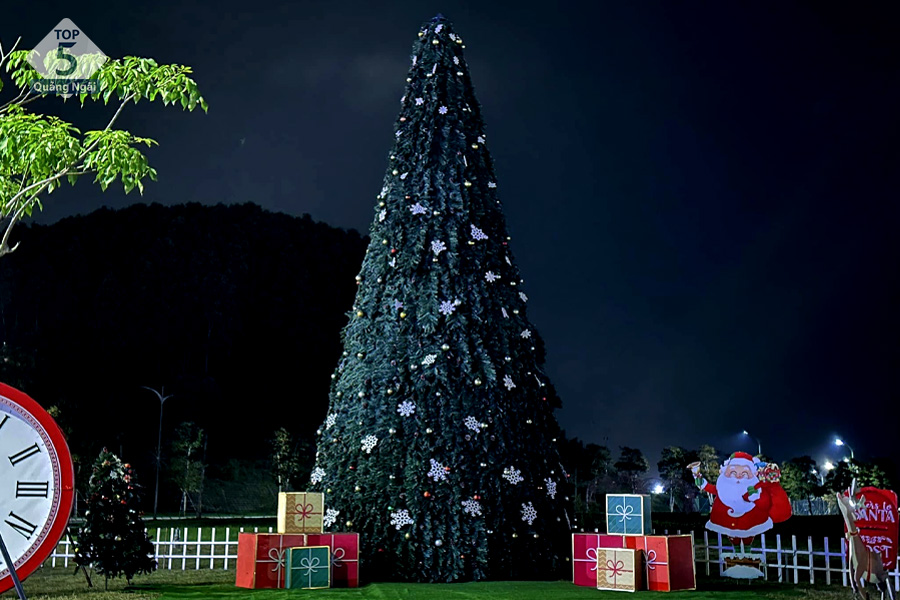 Decor giáng sinh khu dân cư 577 năm 2024 