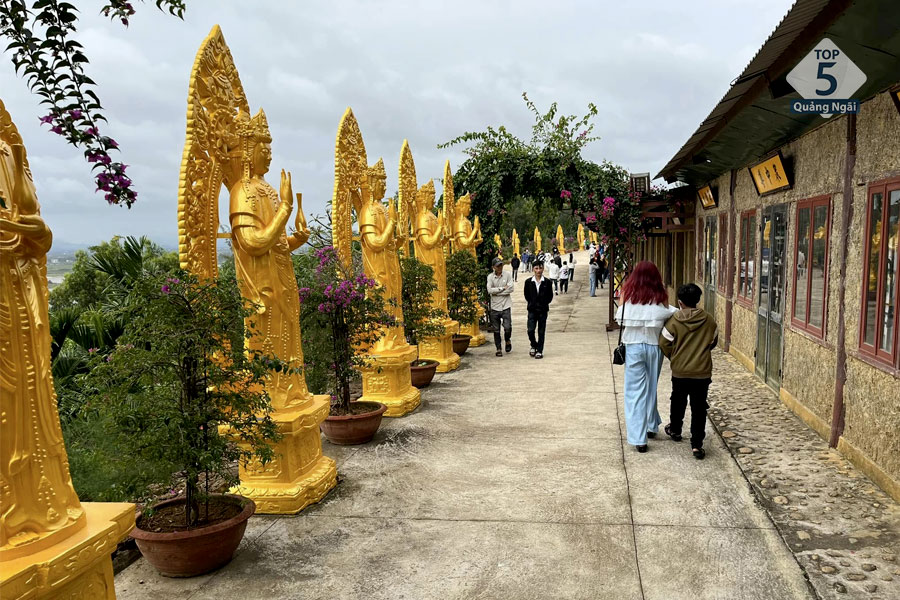khu trưng bày chùa minh đức