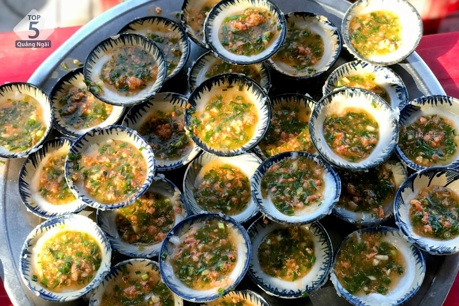 Bánh bèo nóng món ăn quen thuộc mỗi buổi sáng của người dân xứ Quảng
