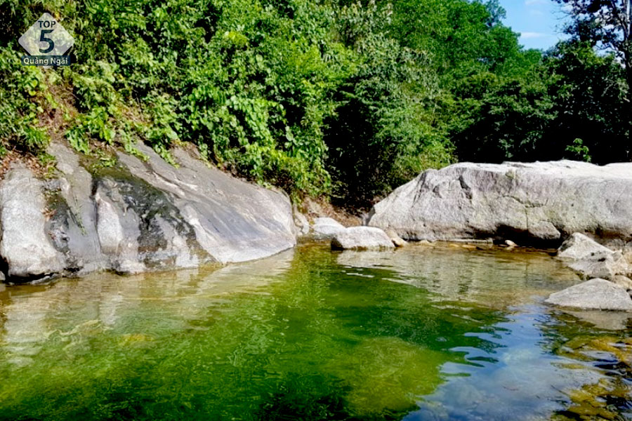 Nhớ mang theo đồ thay để hòa mình vào làn nước mát lạnh ở Kalanui Nhớ mang theo đồ thay để hòa mình vào làn nước mát lạnh ở Kalanui