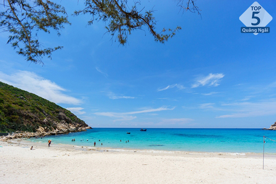 Bãi biển Sa Huỳnh và Đầm An Khê rất thích hợp cho chuyến dã ngoại