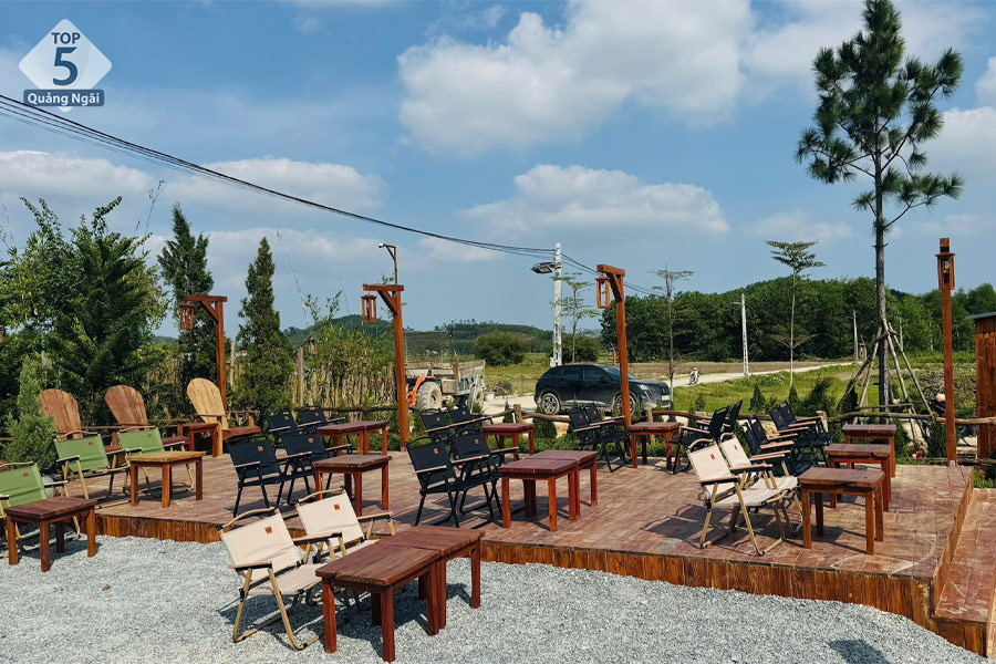 Một góc nhỏ để nhâm ly ly cafe và nhìn ngắm thiên nhiên tại Gạo retreat