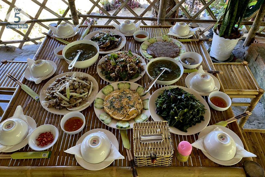 Một số món ăn dân dã đậm chất quê tại Làng Gò Cỏ