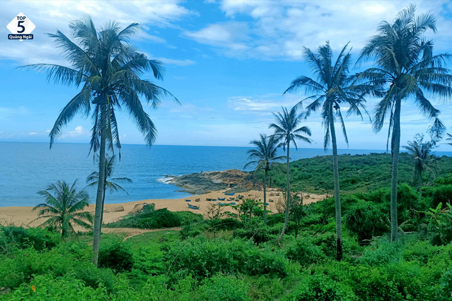 Mùa khô là thời gian lý tưởng nhất để đến Làng Gò Cỏ