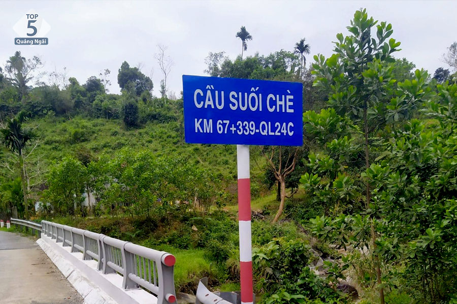 Nhìn thấy bảng này là bạn gần tới Suối Chè rồi đấy