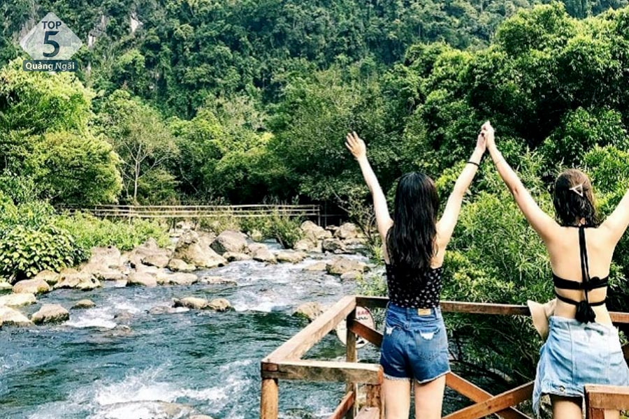 Suối Lâm Quảng Ngãi – Trải nghiệm tắm suối, cắm trại giữa rừng xanh