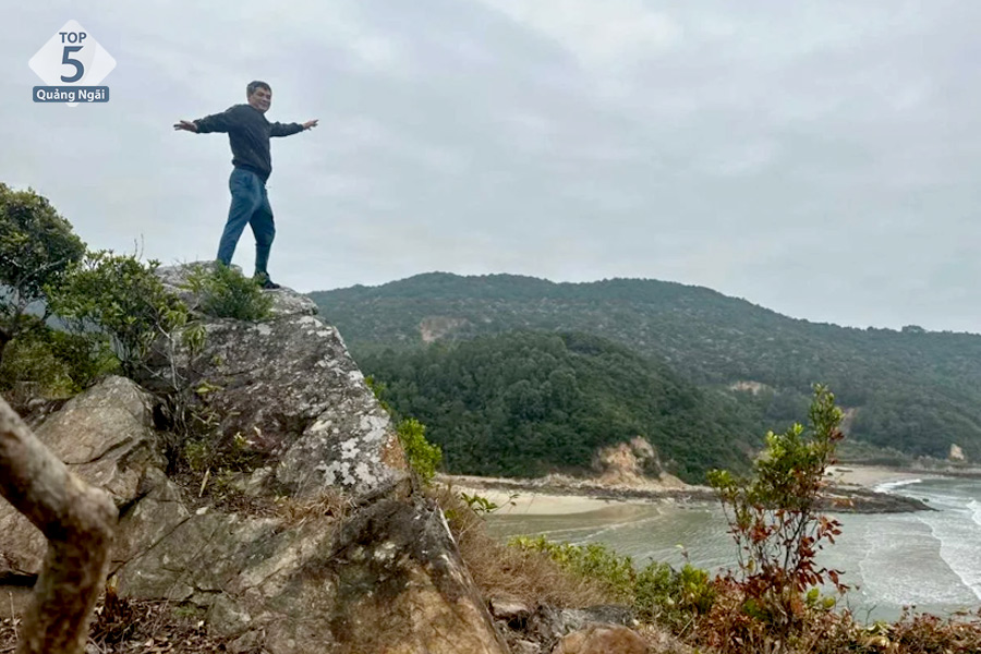 Trekking khám phá thiên nhiên hùng vĩ trên đảo Ngọc Vừng Trekking khám phá thiên nhiên hùng vĩ trên đảo Ngọc Vừng