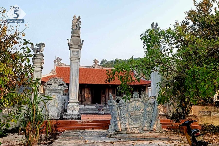 Cụm đình miếu Ngọc Vừng - điểm du lịch văn hóa tâm linh tại đảo Ngọc Vừng Cụm đình miếu Ngọc Vừng - điểm du lịch văn hóa tâm linh tại đảo Ngọc Vừng