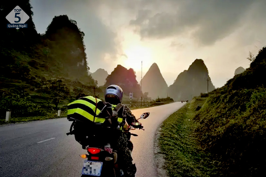 Nếu tự lái xe đến Đồng Châu beach bạn nên kiểm tra phương tiện thật kỹ Nếu tự lái xe đến Đồng Châu beach bạn nên kiểm tra phương tiện thật kỹ