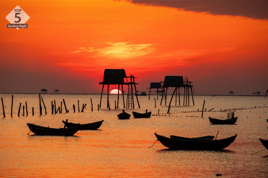 Ngắm nhìn bình minh ló dạng hoặc hoàng hôn buông xuống sẽ khiến bạn phải trầm trồ Ngắm nhìn bình minh ló dạng hoặc hoàng hôn buông xuống sẽ khiến bạn phải trầm trồ