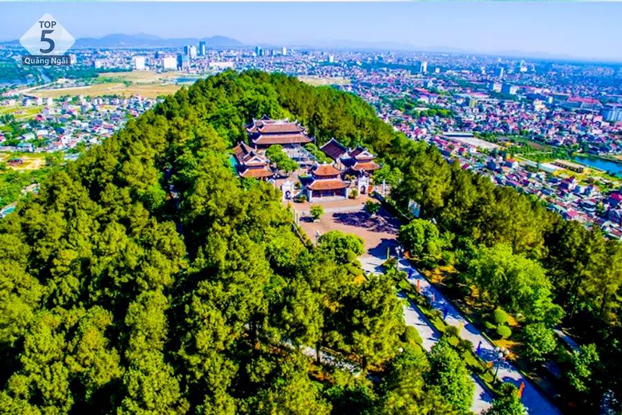 Đền thờ vua Quang Trung - Điểm đến linh thiêng để dâng hương cầu nguyện