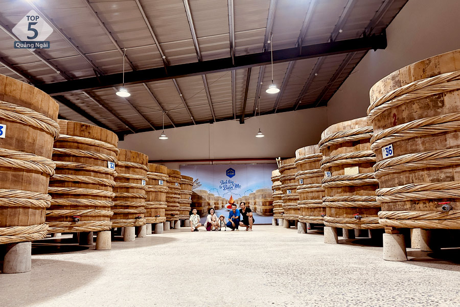 Tham quan xưởng nước mắm Lê Gia cho những ai yêu thích nghề truyền thống