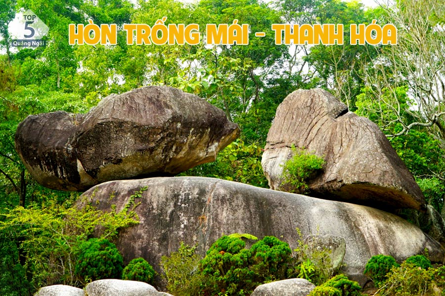 Hai phiến đá biểu tượng của tình yêu trên đỉnh Trường Lệ