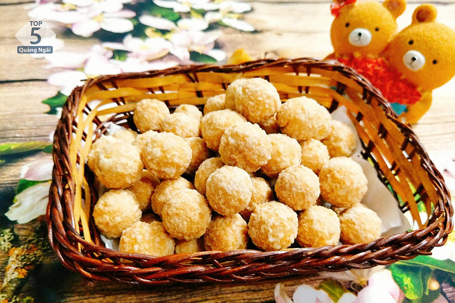 Bánh nhãn Hải Hậu mang hương vị ngọt bùi, thơm béo đặc trưng khá ngon miệng 