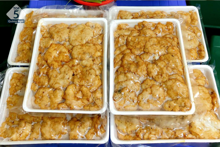 Chả mực Trà Cổ Móng Cái là món quà rất được du khách yêu thích mua về