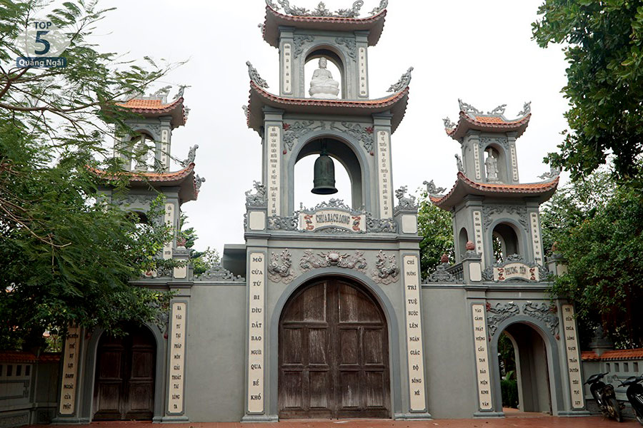 Chùa Bạch Long Tự nơi nhiều du khách tụ về để tìm lấy sự thanh tịnh trong tâm