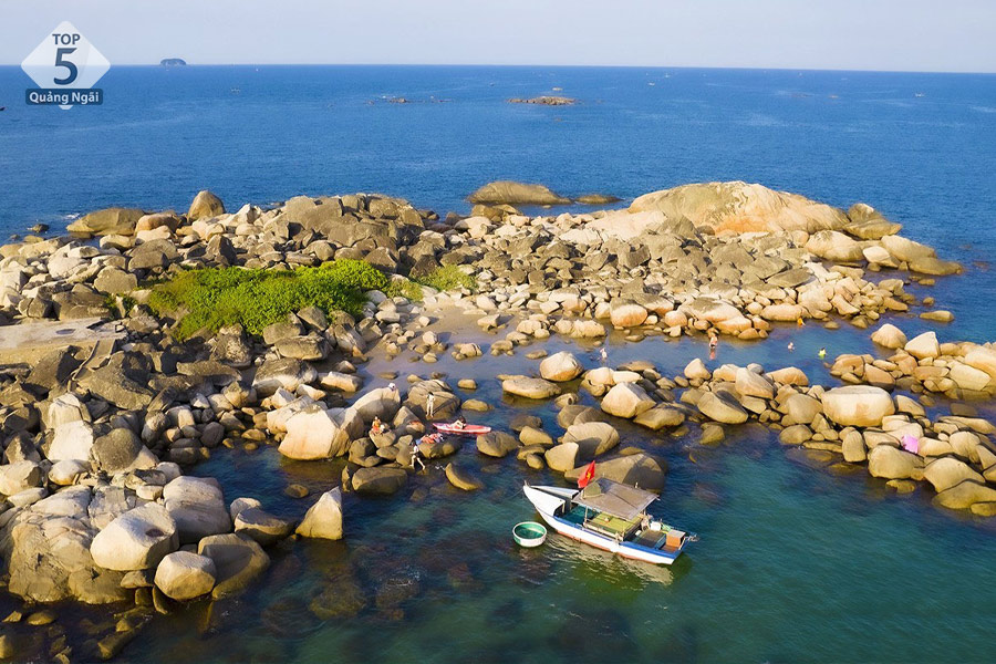Chiêm ngưỡng toàn cảnh vẻ đẹp của biển Thiên Cầm từ Núi Thiên Cẩm Chiêm ngưỡng toàn cảnh vẻ đẹp của biển Thiên Cầm từ Núi Thiên Cẩm
