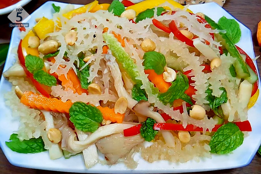 Nếu đến Nam Ô đúng mùa bạn sẽ được thưởng thức gỏi rong biển thanh mát