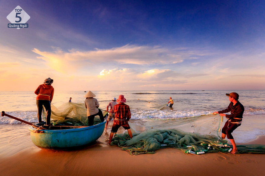 Hòa mình vào cuộc sống ngư dân làng chài để hiểu hơn về nhịp sống nơi đây