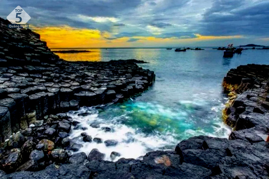 Mùa hè là thời điểm “vàng” để đến du lịch Ghềnh Bàng Mùa hè là thời điểm “vàng” để đến du lịch Ghềnh Bàng