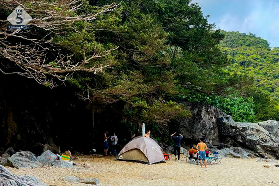 Chọn 1 góc nhỏ để camping và thưởng ngoạn cảnh sắc tuyệt đẹp tại Ghềnh Bàng Chọn 1 góc nhỏ để camping và thưởng ngoạn cảnh sắc tuyệt đẹp tại Ghềnh Bàng