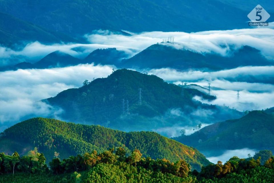 Sương mù và mây bay lãng mạn tại thảo nguyên Wang Bô Sương mù và mây bay lãng mạn tại thảo nguyên Wang Bô